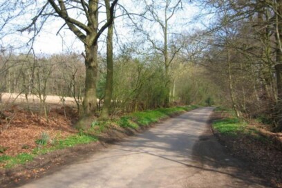 Road from Potters Crouch to Chiswell Green (attribution Rob Hinkley)